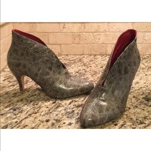 JC JEFFERY CAMPBELL Snake Print Booties Shoes Sz 8